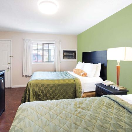 Executive Inn & Kitchenette Suites-Eagle Pass Exterior foto